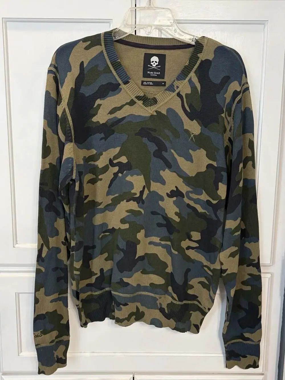 Marc Ecko Cut & Sew Camouflage Sweater Size M Green V-Neck Cotton